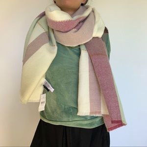 🐚🍓 NWT Oversized Scarf